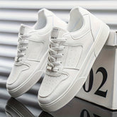 1 Pair of Breathable Skate Shoes - Stylish White Low-Top Casual Sneakers, Durable PU Upper And PVC Sole, Comfortable Laces, Suitable for All Seasons