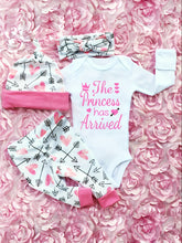 Baby Girl's Hearts & Arrow Print 4pcs Outfit Set - Letter Print Long Sleeve Romper Bodysuit, Allover Pants, Headband & Hat - For 0-12 Months - Perfect for Everyday Wear & Special Occasions - Ideal Gift for Baby Showers & Birt