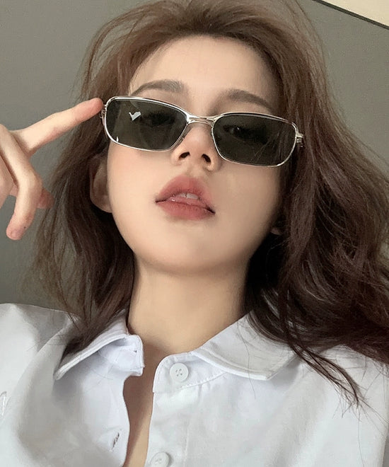 Retro Triangle Cat Eye Small Face Metal Sunglasses Women High Sense Ins Silver Small Frame Sun Protection Modeling Photo Sun