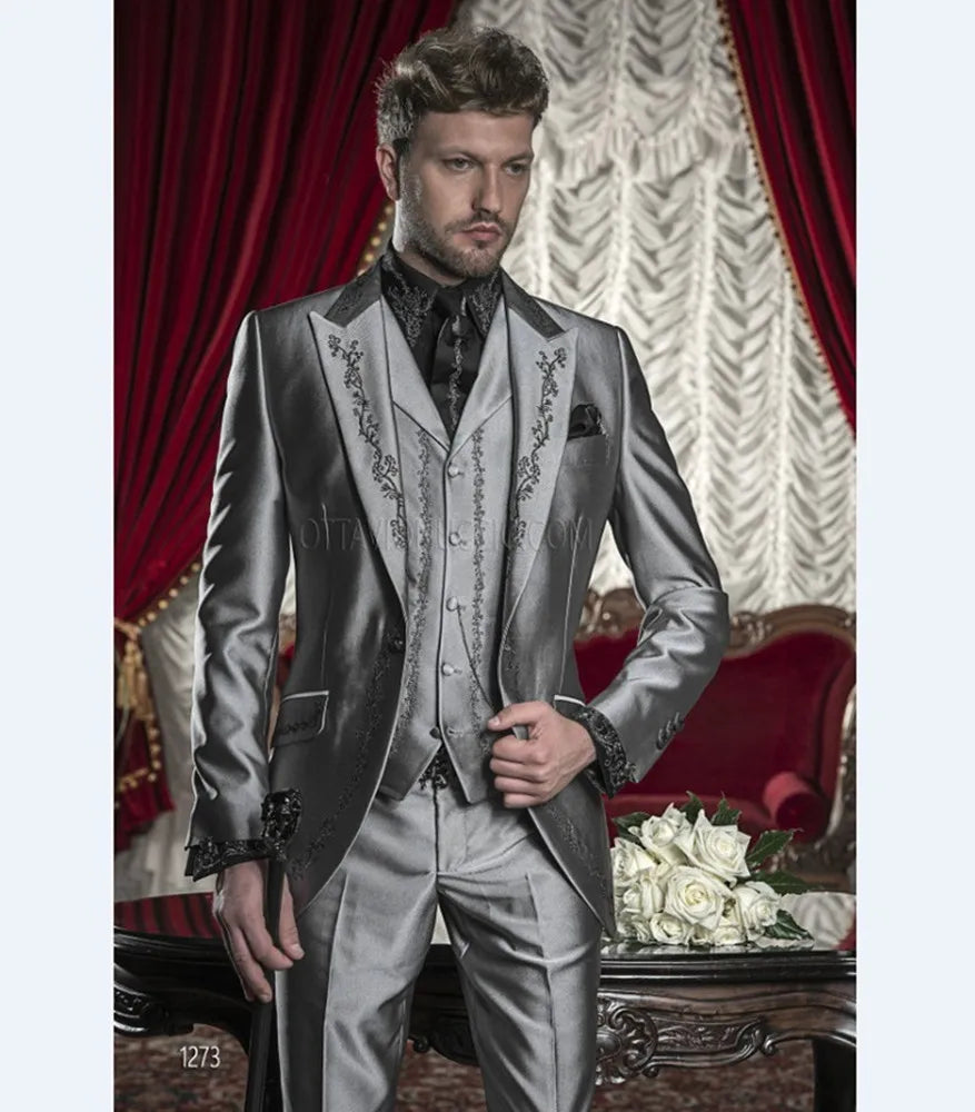 2023 Fashion Black Silver Gray Embroidery Groom Tuxedos Groomsmen Men's Wedding Prom Suits 3 Pieces(Jacket+Pant+Vest+Tie)