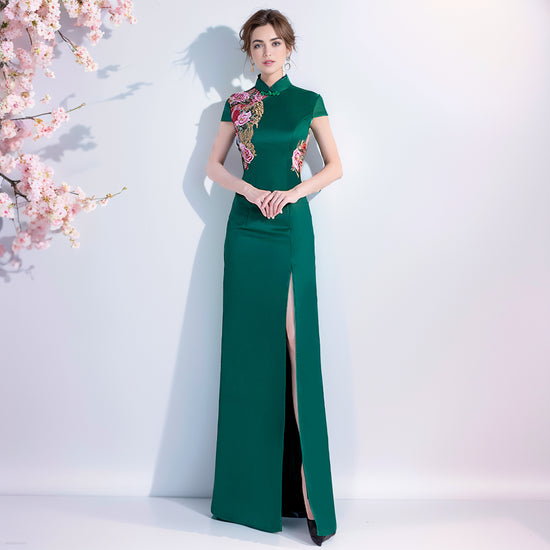 Green Chinese-Style Catwalk Wedding Dress Dress and Cheongsam Performance