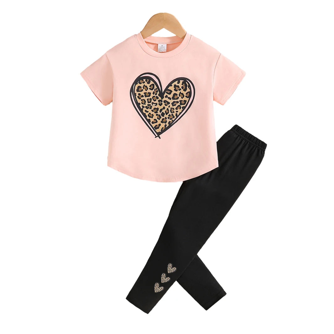 A summer fashion 2-piece set for girls  featuring a new heart-shaped round-neck printed top and solid-color casual pants