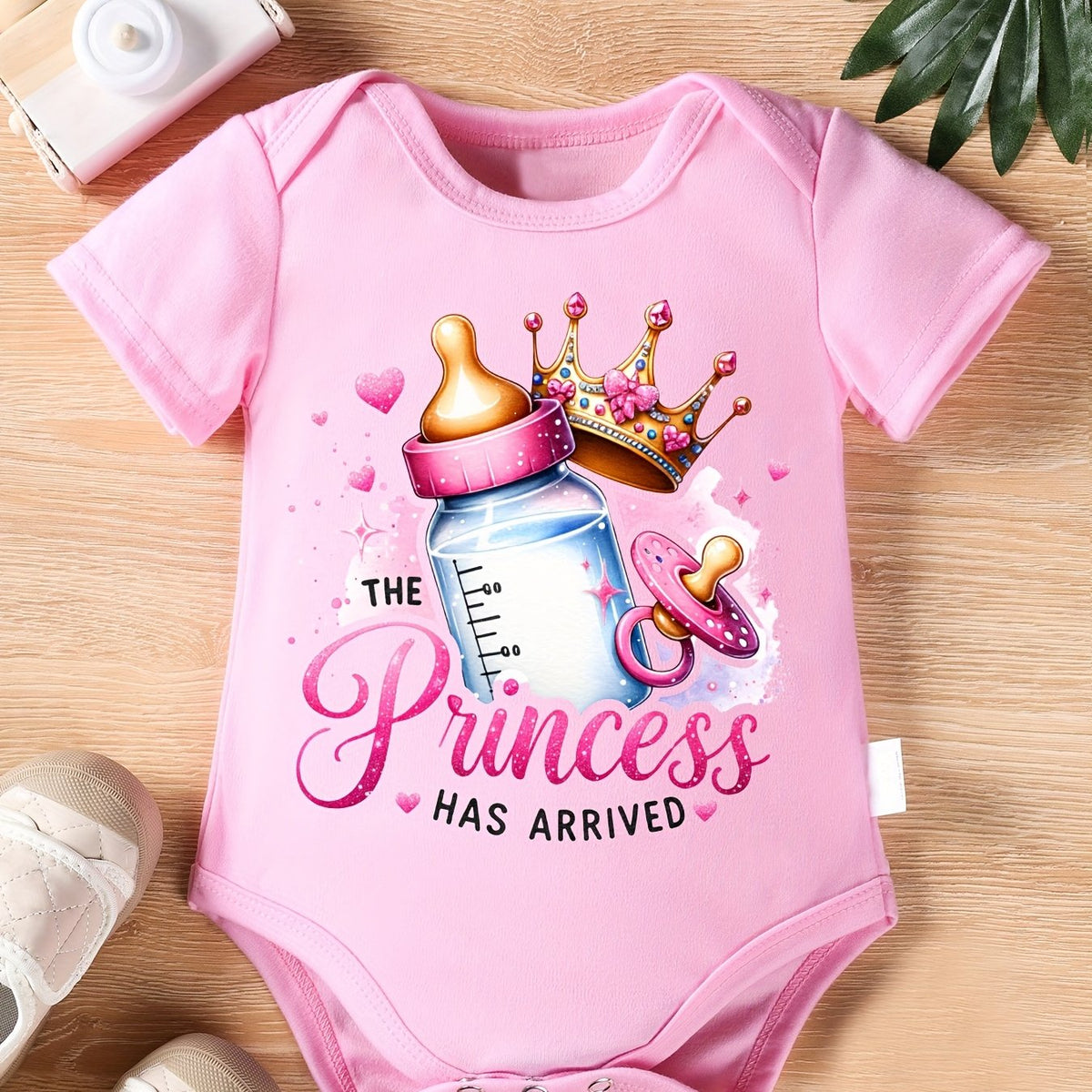 Casual Short-Sleeve Romper The Princess Has Arrived" Cartoon Print Crown & Design Outfit
